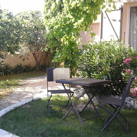 Gite L'Annexe Villelaure Exterior photo