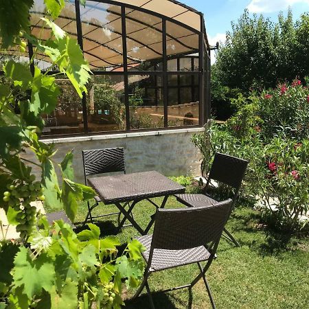 Gite L'Annexe Villelaure Exterior photo