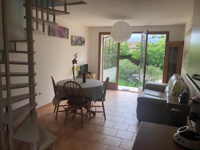 Gite L'Annexe Villelaure Exterior photo